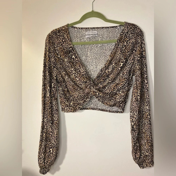 Urban Outfitters|| Crop Twisted Long Sleeve Leopard Print Top Size Small - Picture 3 of 9